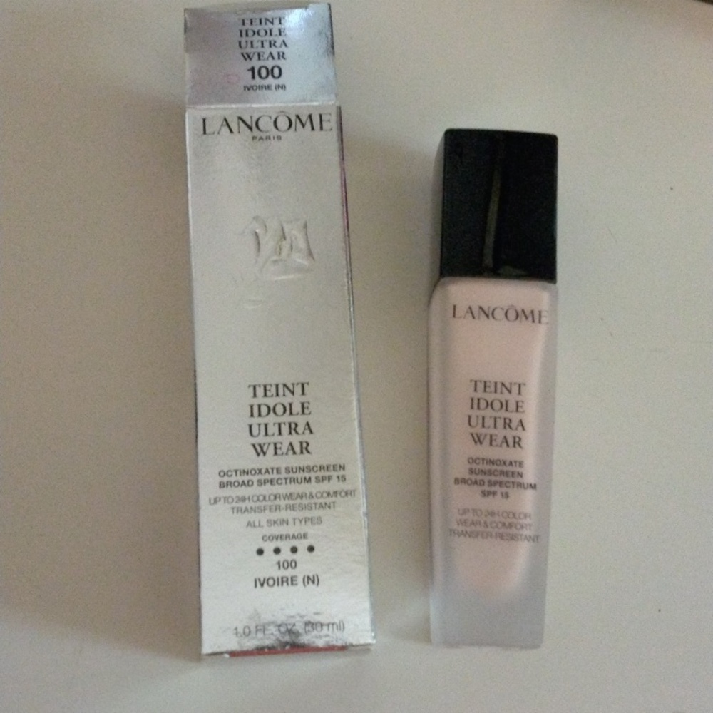 Lancome Paris Octinoxate Sunscreen Foundation Makeup